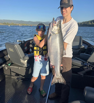 Columbia River: Your Salmon fishing escape!